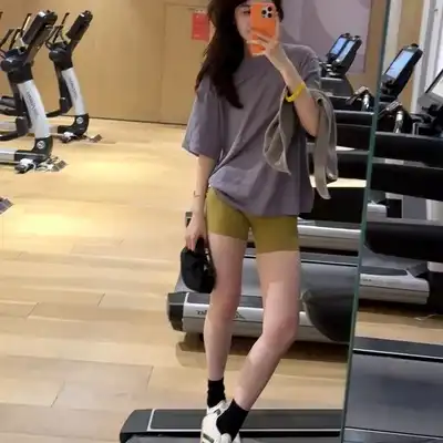 罗英